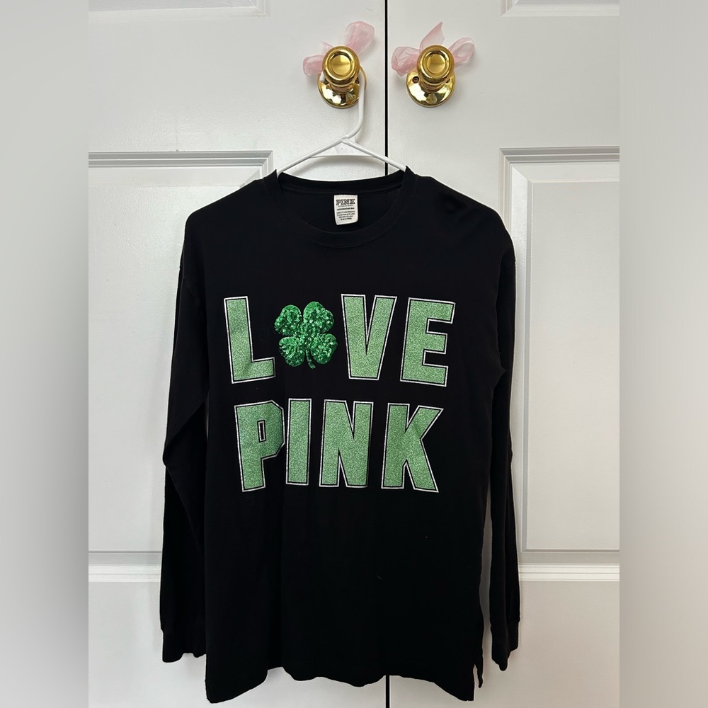 Black, long sleeve, L🍀VE PINK (Pink/Victoria’s Secret), Size XS but runs big!!